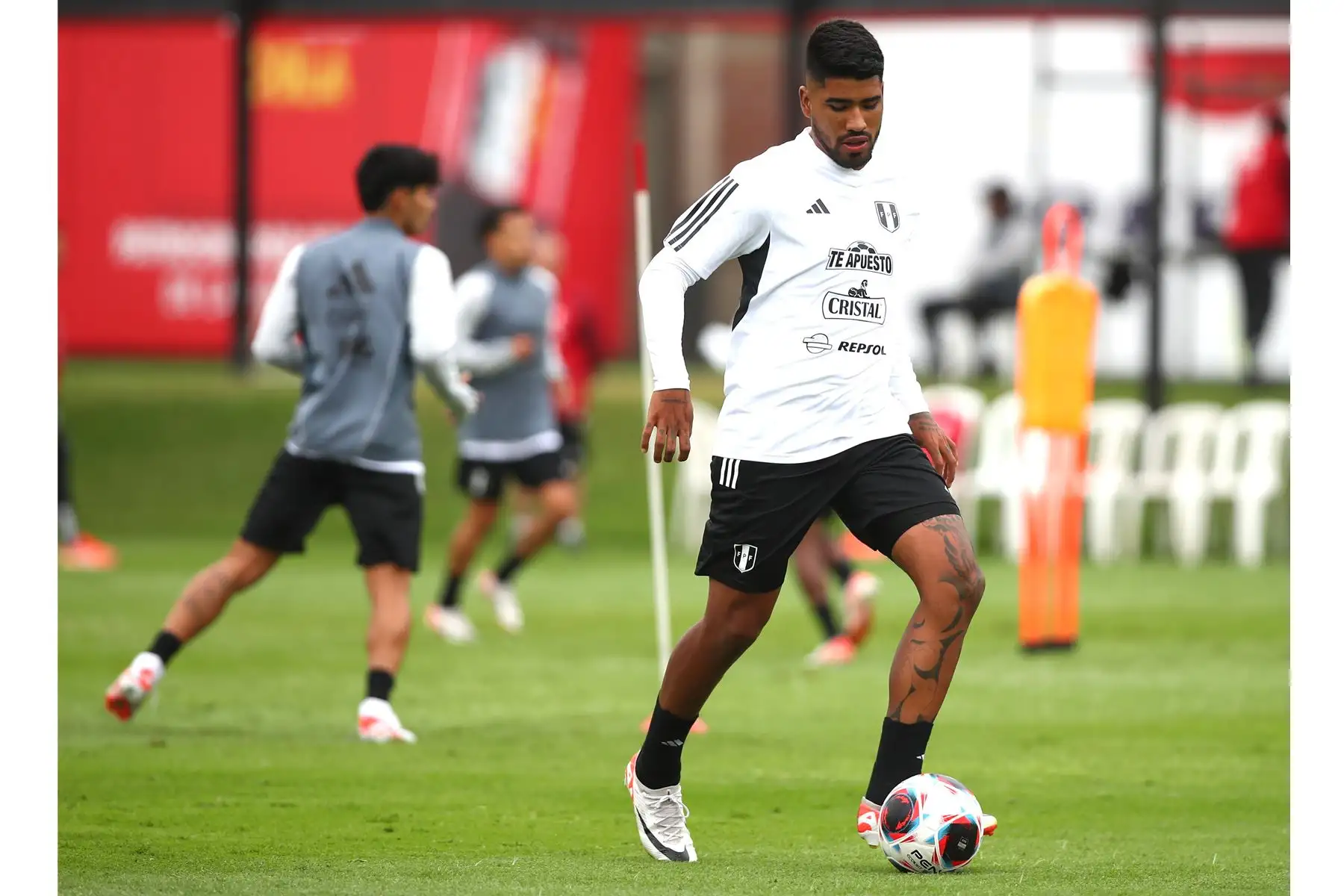 Jugadores de la Selección Peruana de Fútbol continúan con sus entrenamientos en la Videna de San Luis con miras a sus próximos partidos de Eliminatorias rumbo al Mundial de Fútbol 2026. Foto: FPF