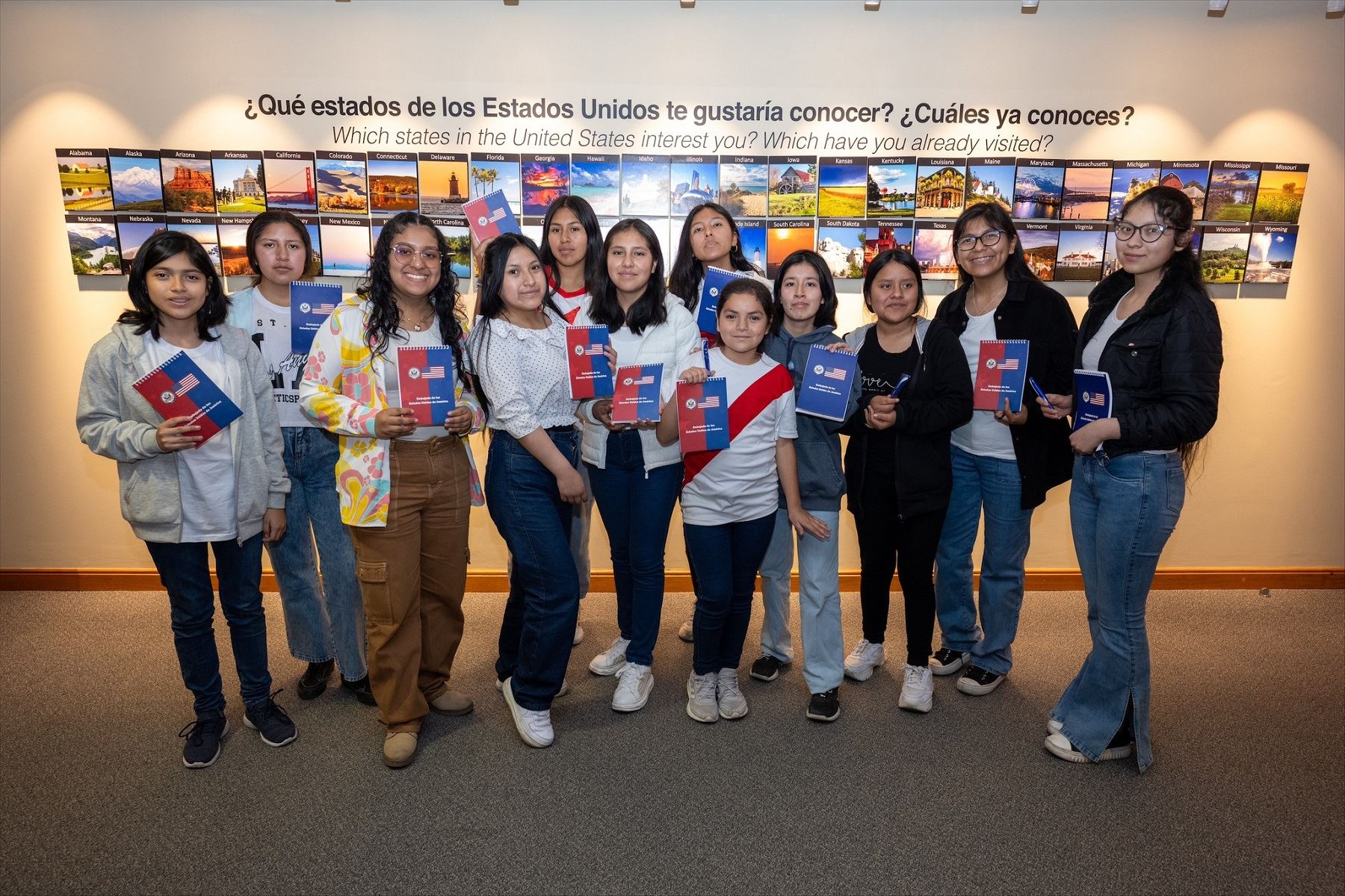 Las tripulantes peruanas seleccionadas son de Arequipa, Cajamarca, Cusco, Lima, Huancayo, Apurímac, Trujillo, Puno y el Callao. En esta segunda edición del programa Ella es Astronauta postularon 1,436 niñas de todo el país.