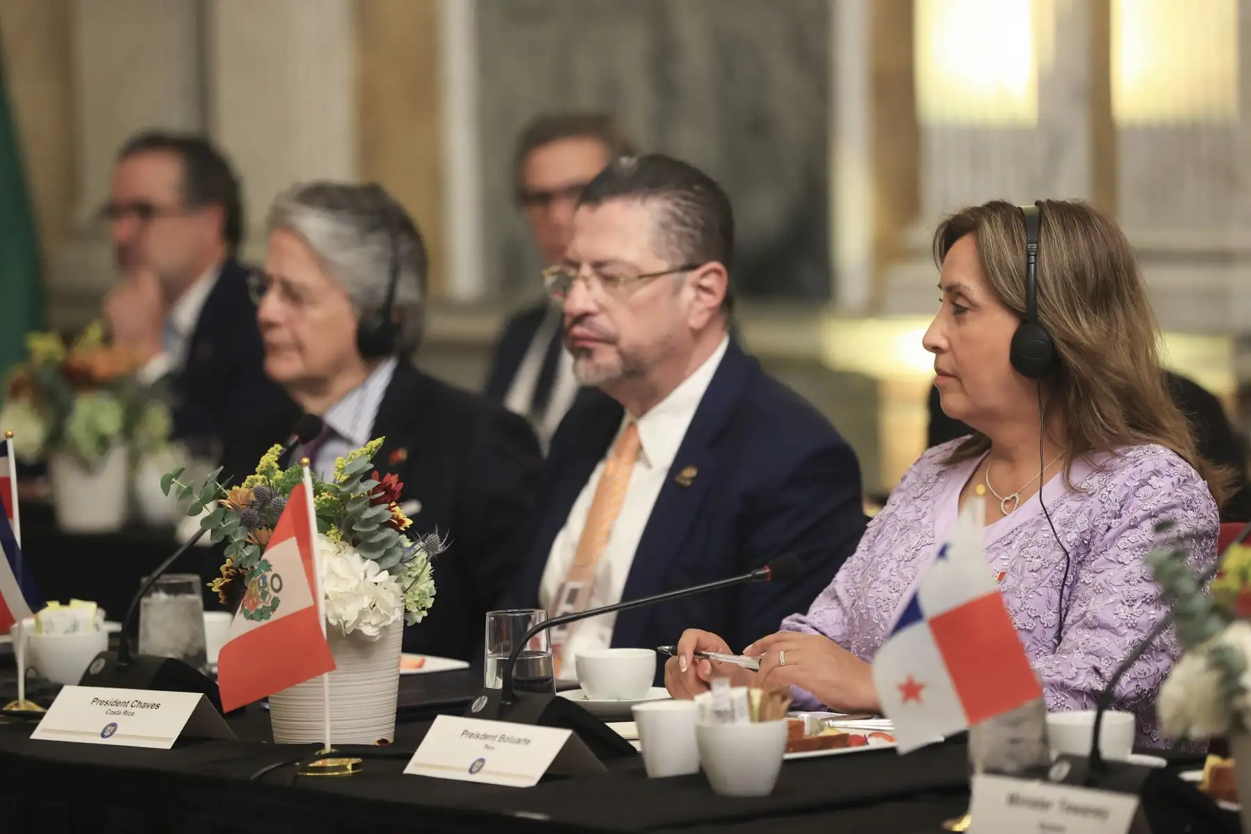 Presidenta Dina Boluarte participa en reunión de trabajo en el marco de las actividades del APEP donde se trataron temas como los desafíos centrales para un crecimiento económico más equitativo y la reforma de las instituciones financieras internacionales. En la cita participaron los jefes de Estado de los países de la Alianza de las Américas para la Prosperidad Económica APEP, como Luis Lacalle de Uruguay, Rodrigo Chaves de Costa Rica, Guillermo Lasso de Ecuador, entre otros.

Foto: ANDINA/Presidencia Perú