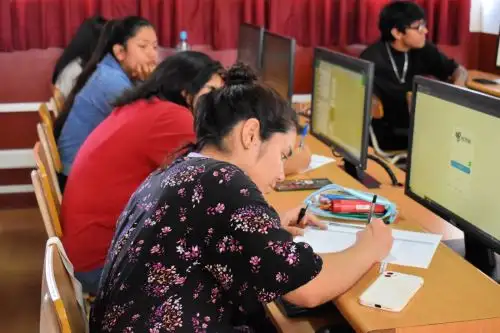 La encuesta se desarrollará a través de una plataforma virtual, a la que se puede acceder desde cualquier computadora. Foto: ANDINA/Difusión