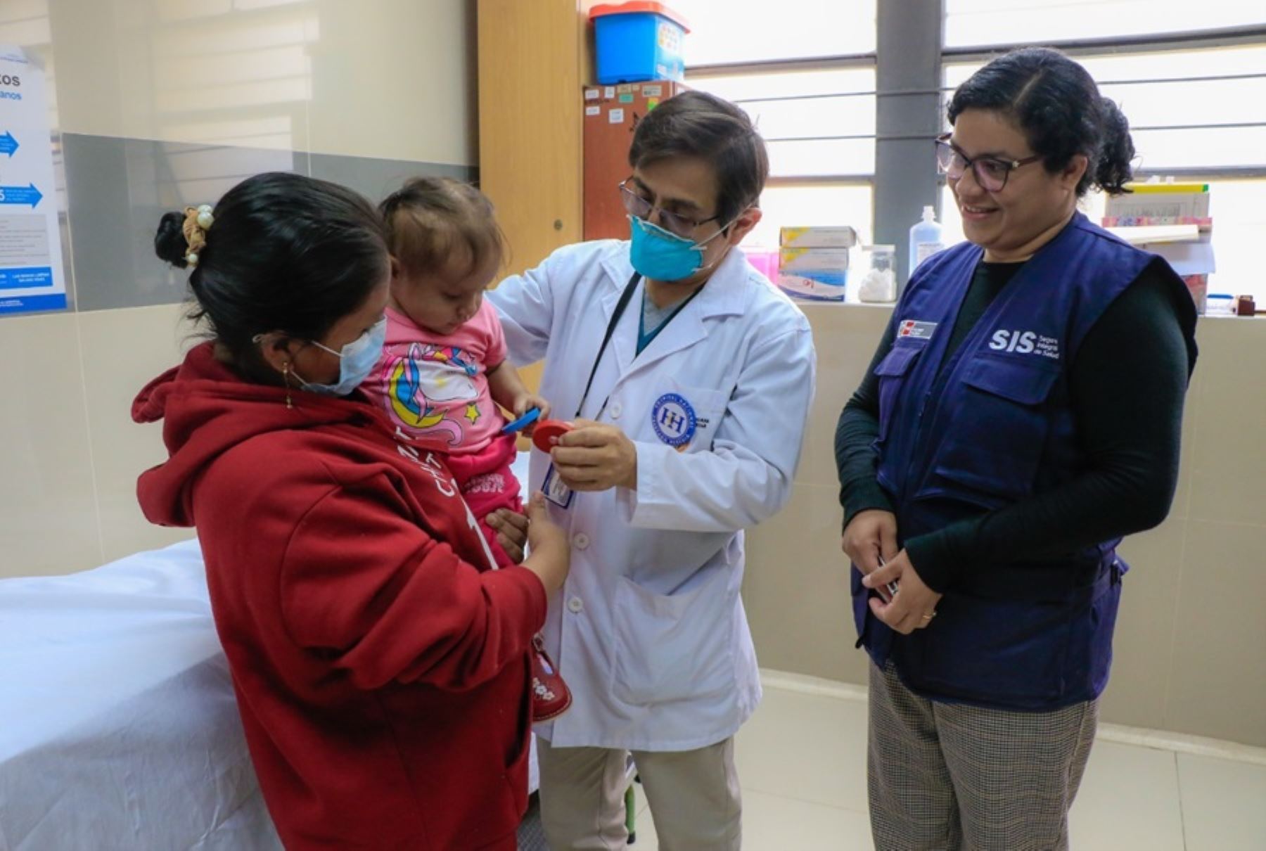 Más de S/ 105 millones transfirió el SIS a inicios de año a las regiones Ayacucho, Apurímac e Ica, para financiar las atenciones médicas de sus asegurados en los hospitales, institutos especializados y centro de salud públicos de los gobiernos regionales.