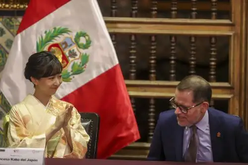 Princesa Kako de Japón y vicecanciller Ignacio Higueras. ANDINA/Juan Carlos Guzmán