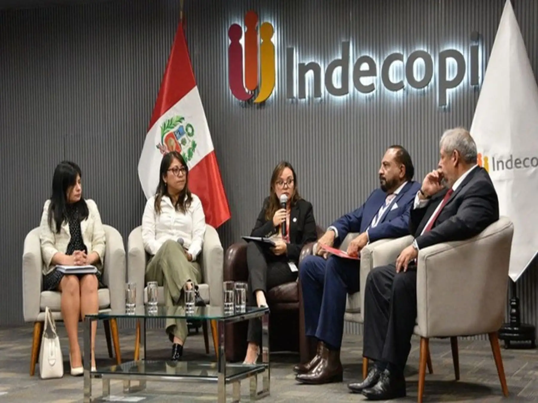 Sesión del congreso organizado por el Indecopi. Foto: ANDINA/Difusión