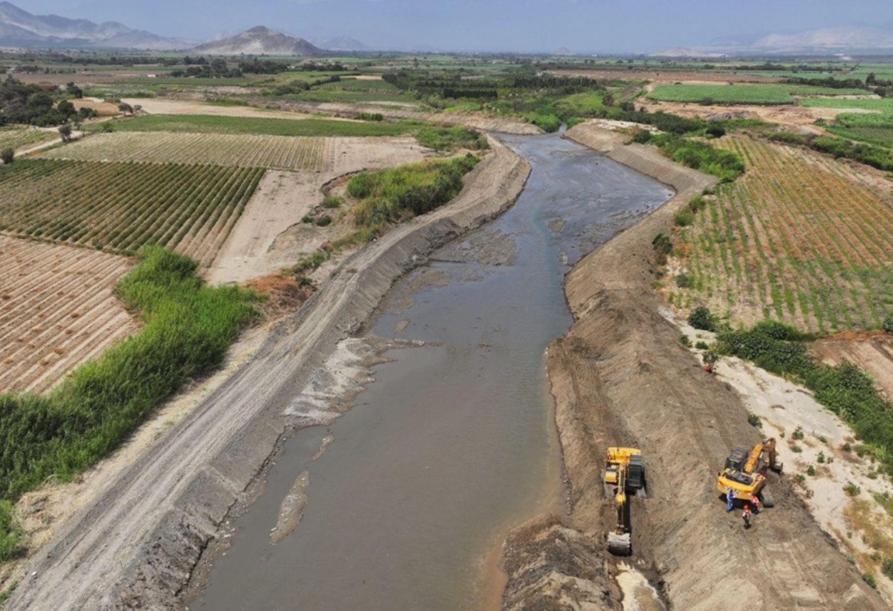 En la región La Libertad, la Autoridad Nacional del Agua (ANA), adscrita al Ministerio de Desarrollo Agrario y Riego, informó que supera el 50% de avance de las labores de limpieza y descolmatación del cauce de ríos y quebradas de esta región, distribuidos en las provincias de Pacasmayo (98 %), Chepén (70 %), Gran Chimú (15 %), Virú (38 %) y Ascope (5 %).