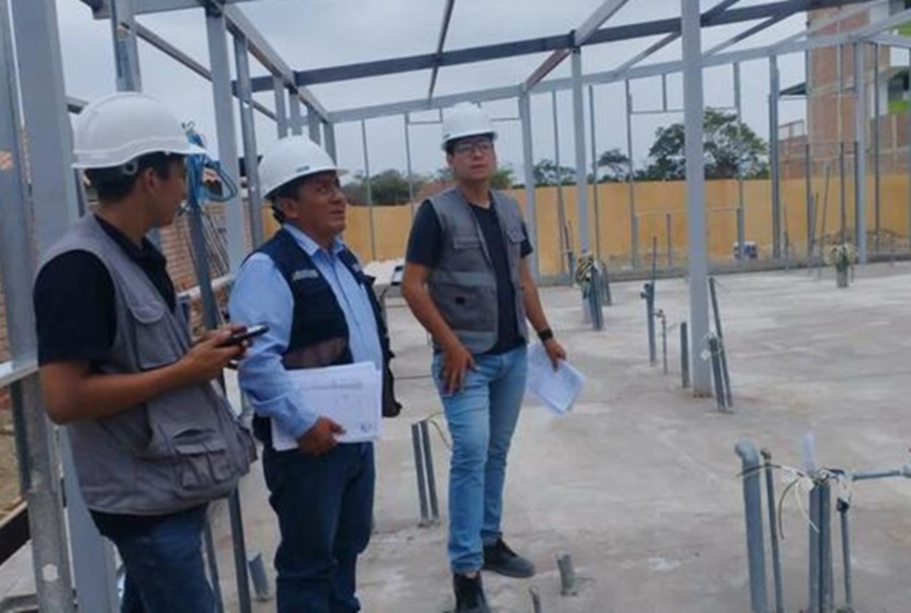 El gerente regional de Salud de Lambayeque, Yonny Ureta Núñez, informó que la emergencia del ciclón Yaku afectó a 101 establecimientos de salud en la región Lambayeque, de los cuales se ha realizado el mantenimiento a 68 con el presupuesto transferido por nivel central.