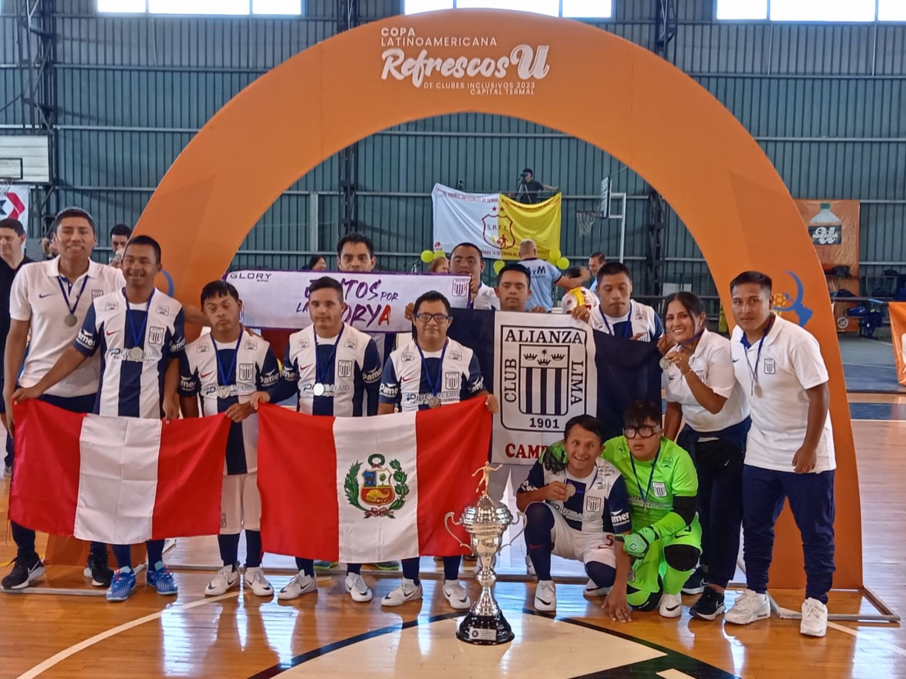 El equipo de Alianza Lima de Futsal Down goleó a Peñarol y se quedó con la corona