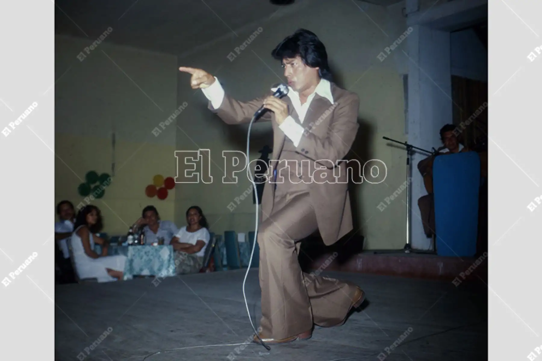 Lima - 20 junio 1980 / Bolerista Iván Cruz en concierto. Foto: Archivo Histórico de El Peruano