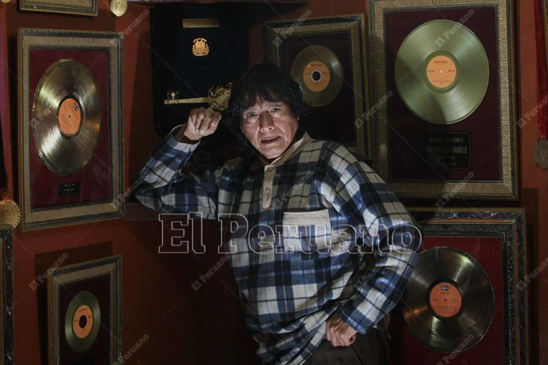 Lima - 31 julio 2013 / Cantante Iván Cruz, uno de los máximos exponentes del bolero en el Perú. Foto: Diario Oficial El Peruano / Juan Carlos Guzmán