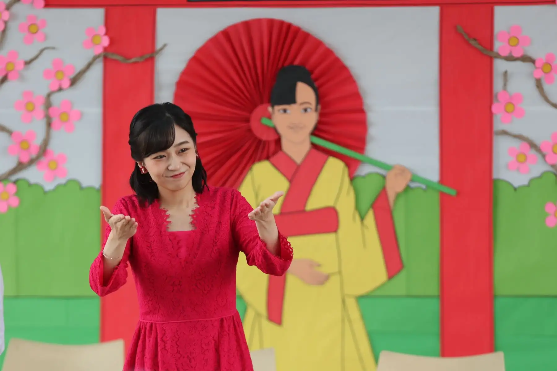La princesa Kako de Japón participa en actividades durante una visita al colegio CEBE Ludwig Van Beethoven que atiende a personas con discapacidad auditiva, hoy, en Lima (Perú). 
Foto: EFE