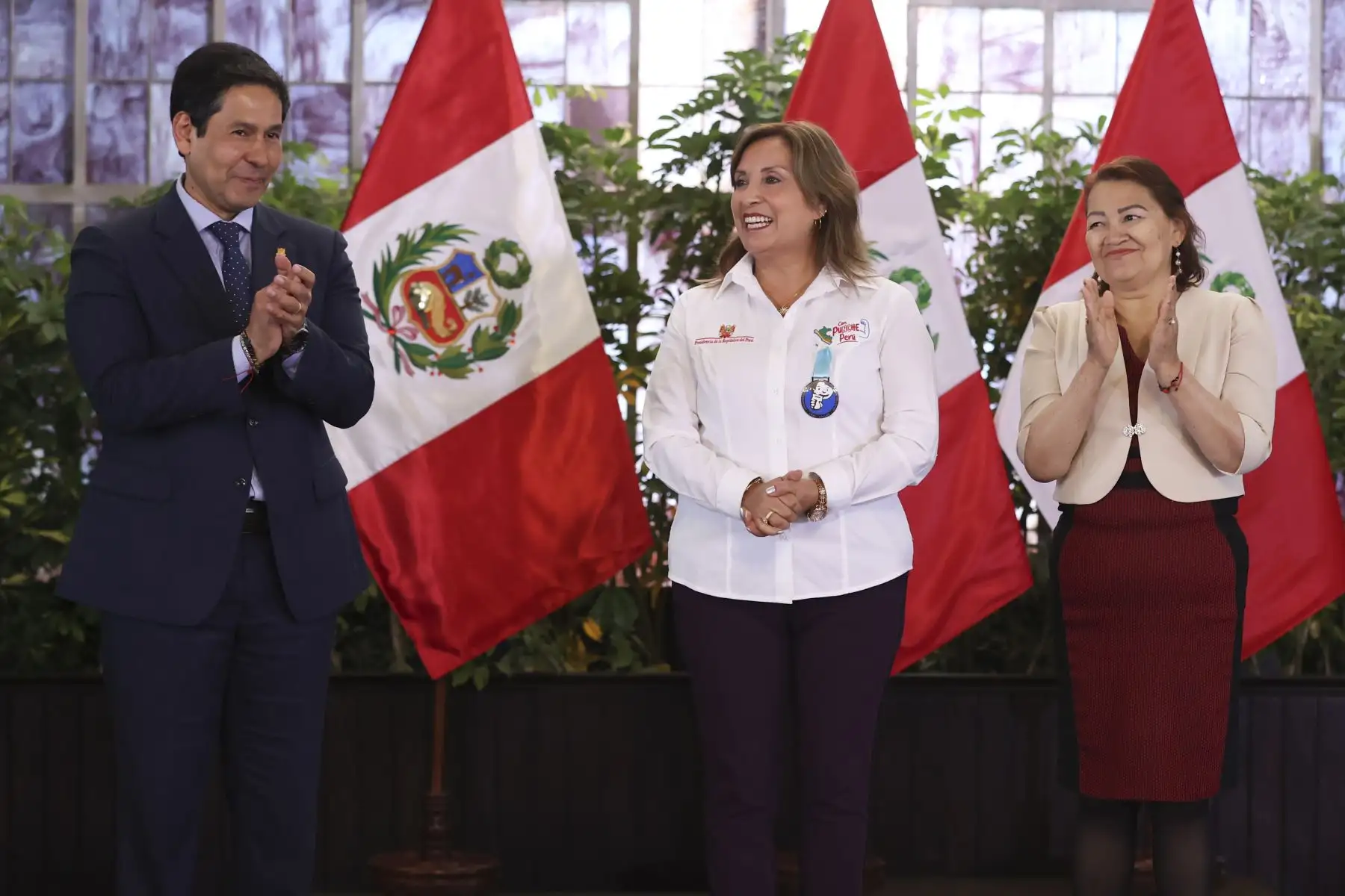 Presidenta Dina Boluarte recibe a las dirigentes de la Organización de los Comités del Vaso de Leche de Lima y Callao: Foto: ANDINA/ Prensa Presidencia