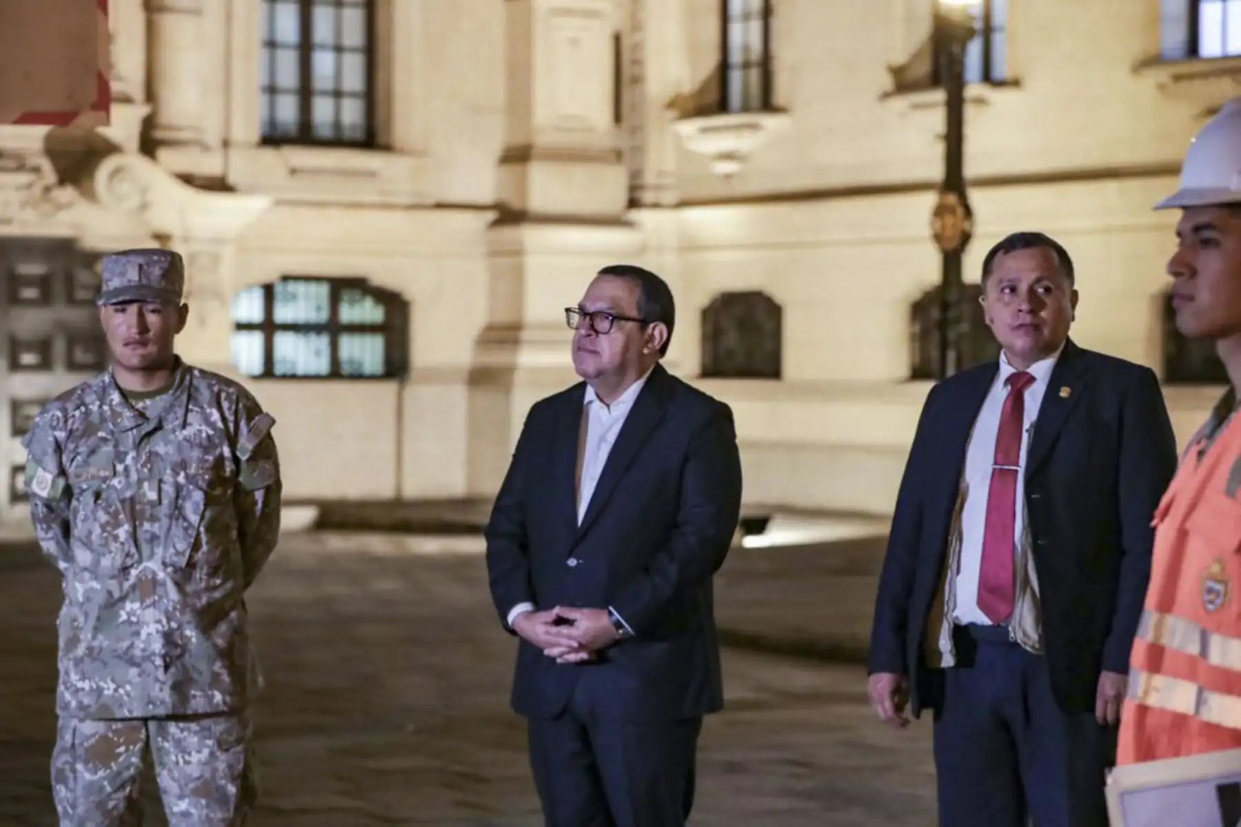 El premier Alberto Otárola y trabajadores de la Presidencia del Consejo de Ministros participaron activamente en el tercer. Foto: PCM