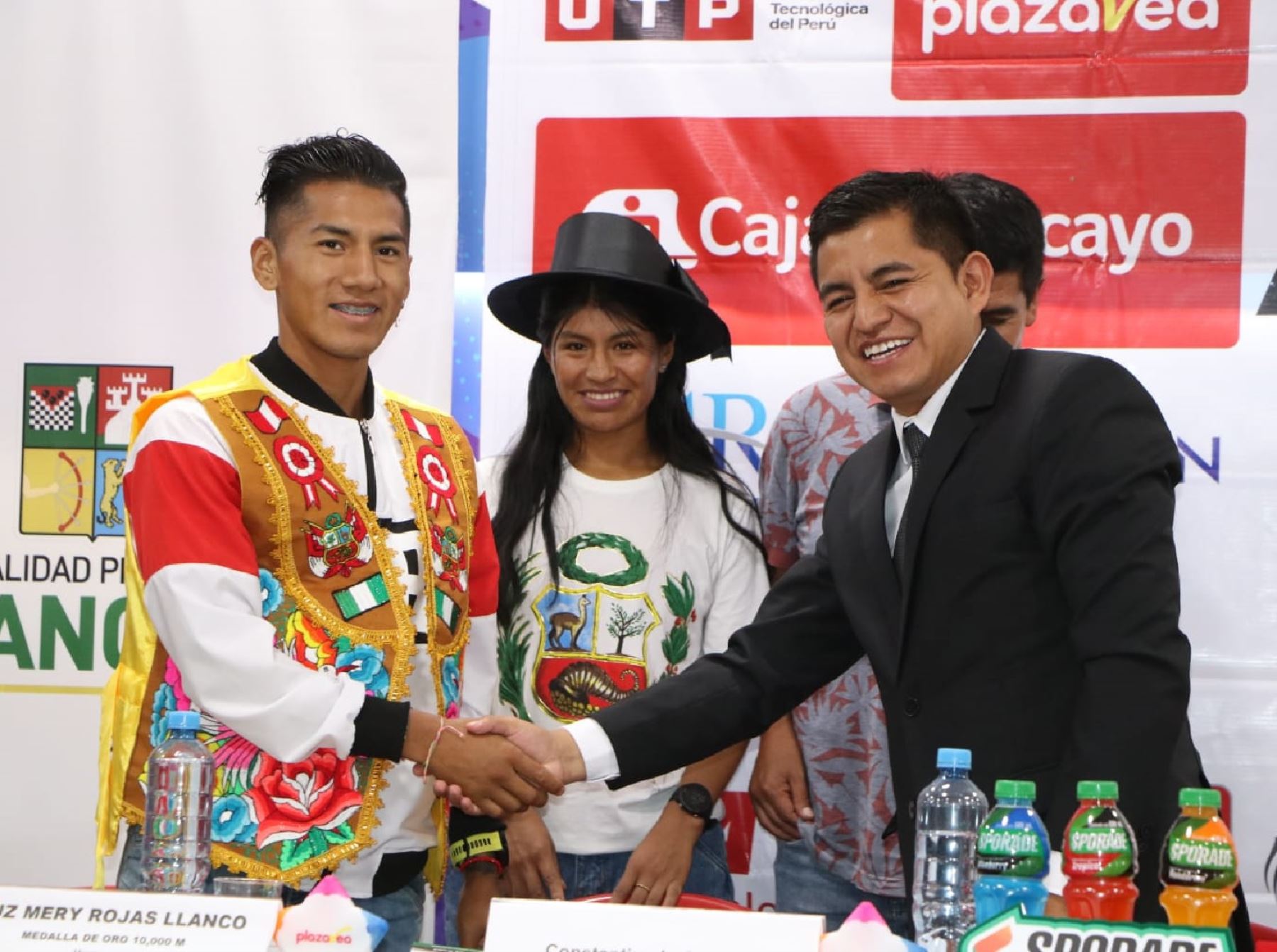 Luz Mery Rojas Llanco y César Rodríguez Diburga son dos de los destacados atletas huancaínos que lograron medallas en los Juegos Panamericanos Santiago 2023 y por ello recibirán un reconocimiento de la municipalidad de Huancayo. Foto: ANDINA/difusión.