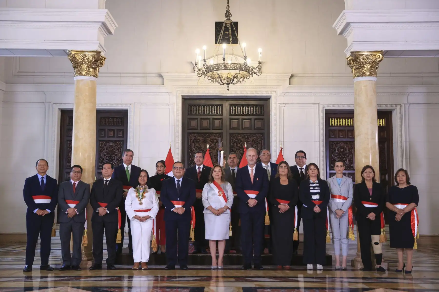 La presidenta de la república, Dina Boluarte, tomó juramento al internacionalista y politólogo Javier González-Olaechea Franco como nuevo ministro de Relaciones Exteriores, en ceremonia realizada en Palacio de Gobierno.
Foto: ANDINA/Presidencia Perú