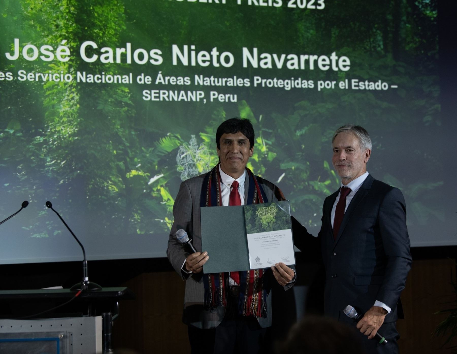 Perú recibe premio Bruno H. Schubert por la conservación de áreas naturales protegidas.