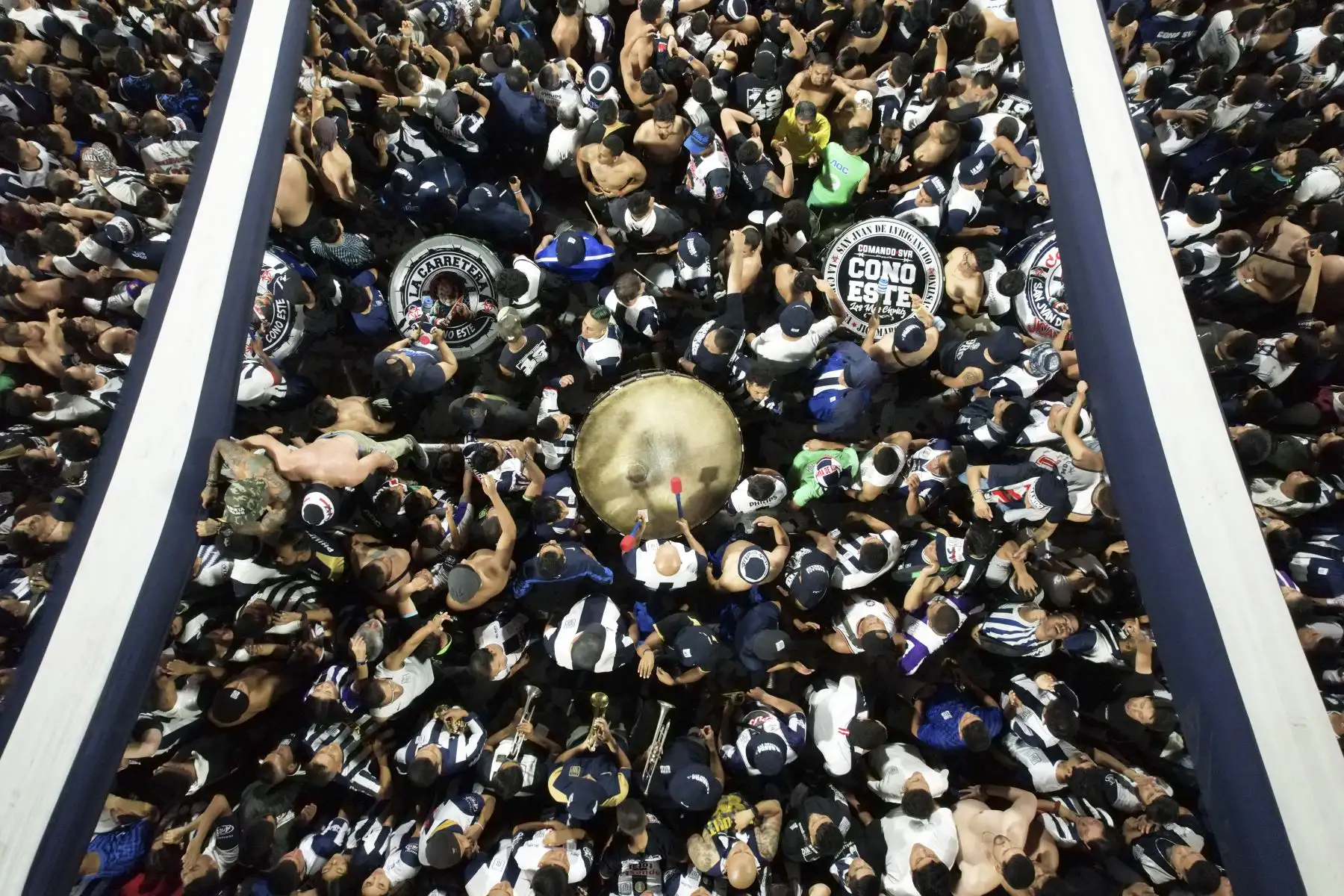 La final de vuelta de la Liga 1 entre Alianza Lima y Universitario de Deportes, programada para hoy desde las 8:00 p.m. en el estadio Alejandro Villanueva.

Foto: ANDINA/Juan Carlos Guzmán Negrini