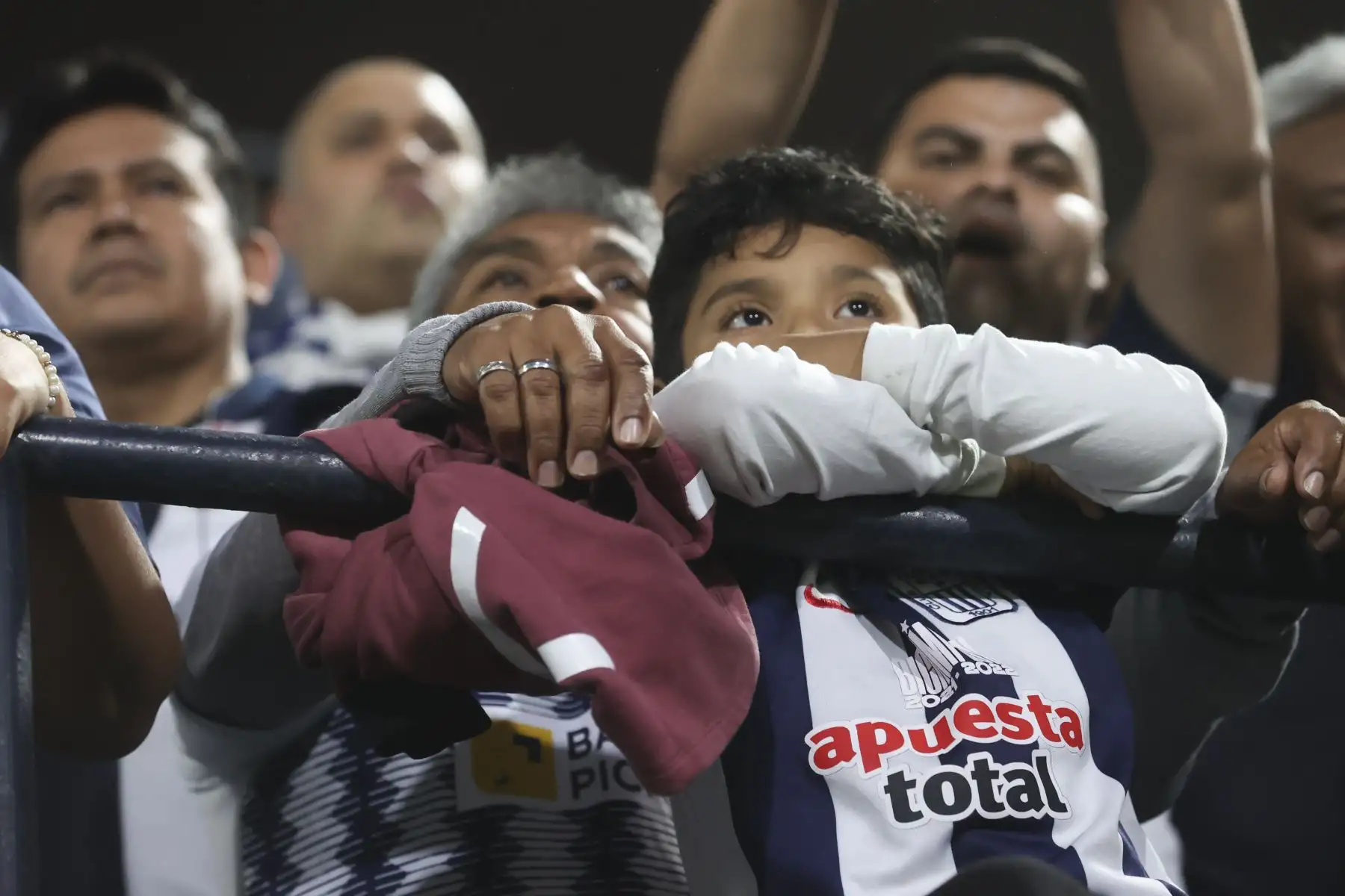 Alianza Lima y Universitario de Deportes se enfrentan por el título nacional en el estadio de Matute. A continuación, entérate a qué hora juegan y dónde ver el partido en el Alejandro Villanueva.

Foto: ANDINA/Juan Carlos Guzmán Negrini