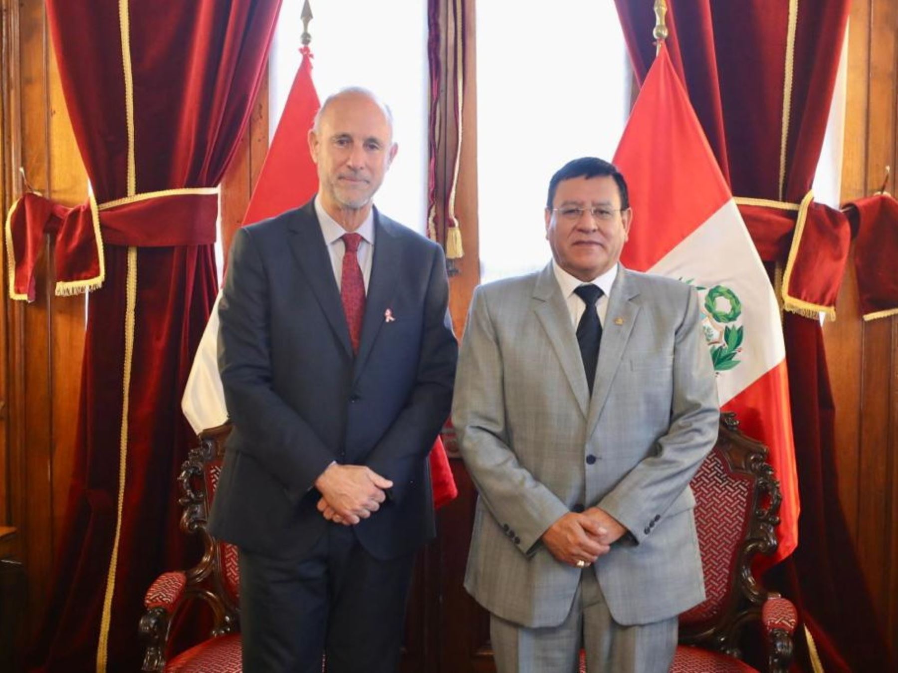 El canciller Javier González-Olaechea visitó al presidente del Congreso, Alejandro Soto. ANDINA/Difusión