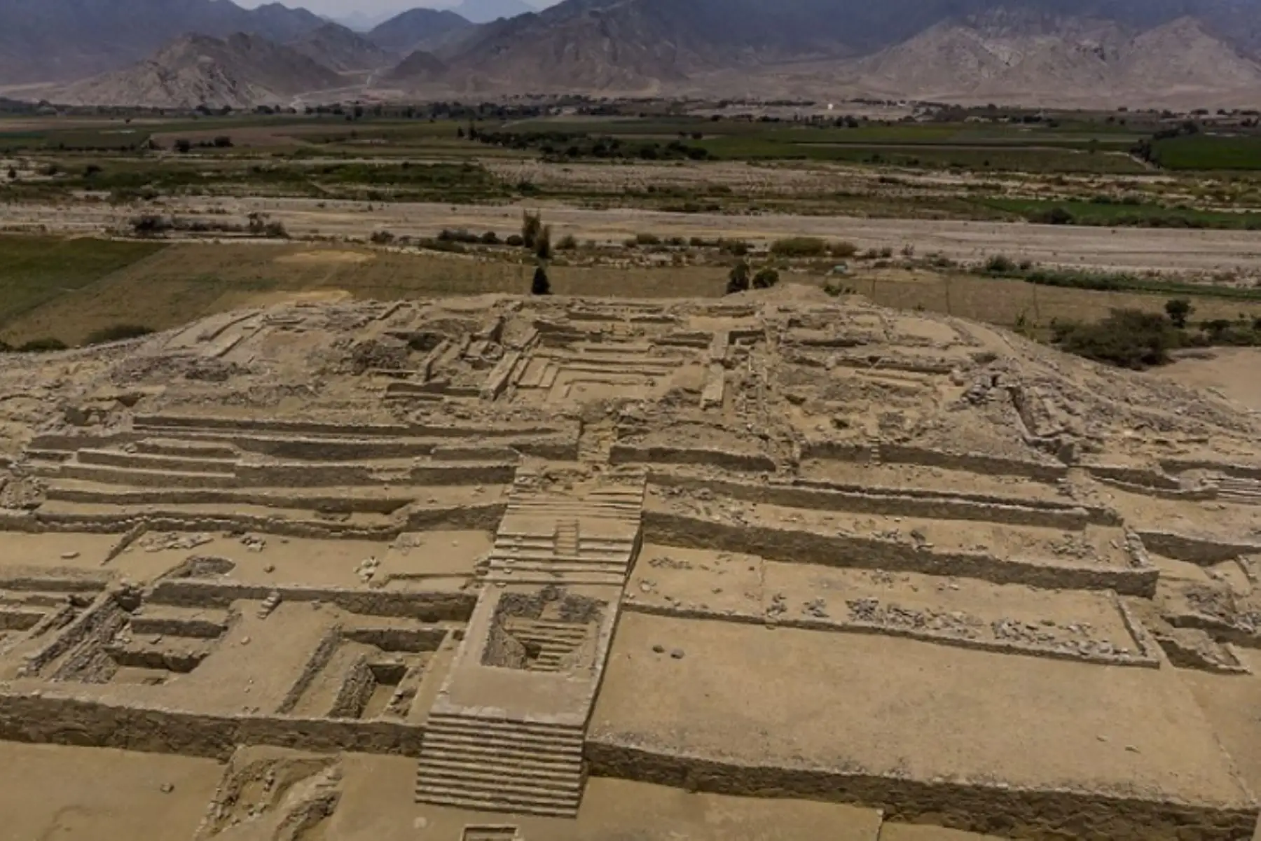 Chan Chan y Ciudad de Caral ingresan a lista de principales recursos turísticos del Perú