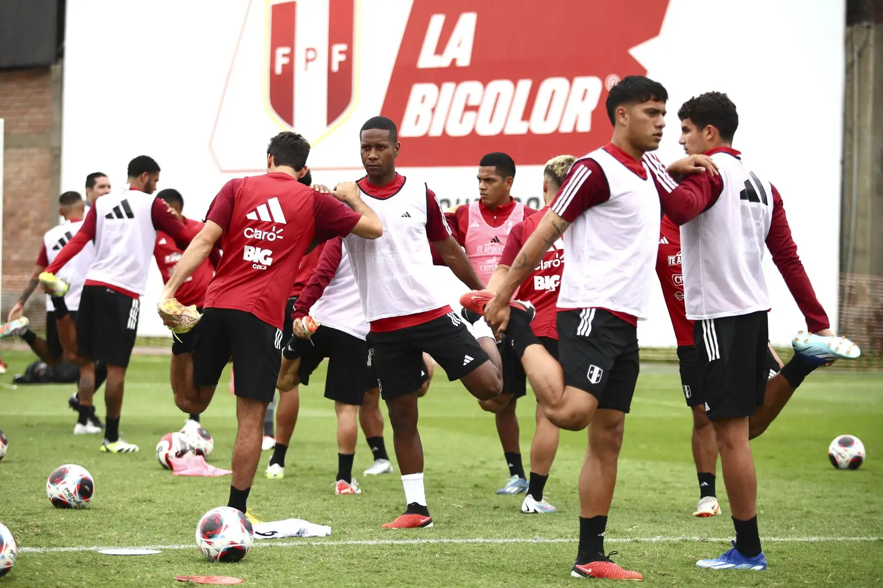 Jugadores de la Selección Peruana de Fútbol volvieron a las prácticas en el complejo de entrenamiento en la videna de San Luis. Foto: FPF