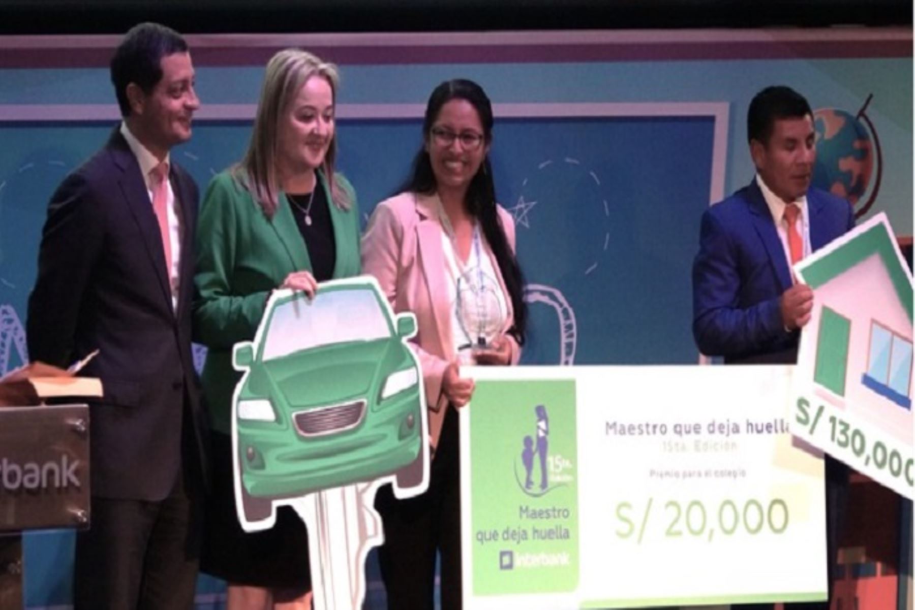 La maestra ganadora recibió como premio 130 mil soles para la cuota inicial de un departamento, un auto 0 kilómetros y una beca para una maestría,