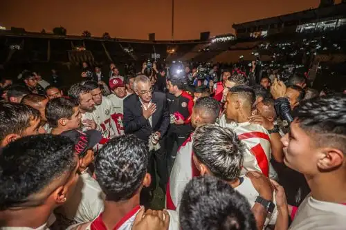 Universitario de Deportes es el nuevo campeón del fútbol peruano 2023. A pesar de que apagaron las luces del estadio Matute los jugadores de la U celebraron ganar la final de la Liga 1 en el clásico del fútbol peruano.Foto: ANDINA/ Andrés Valle
