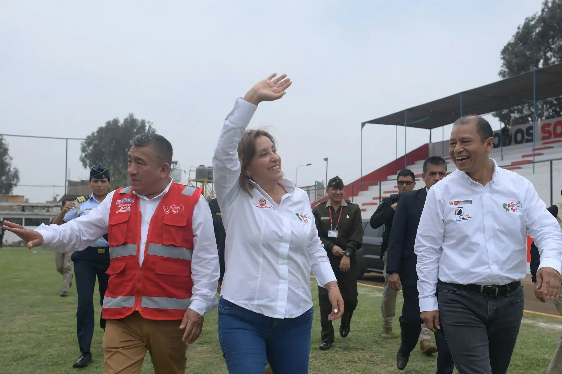 Presidenta Dina Boluarte participó en la presentación del programa Llamkasun Perú, en el distrito de Carabayllo. Foto: ANDINA/ Prensa Presidencia