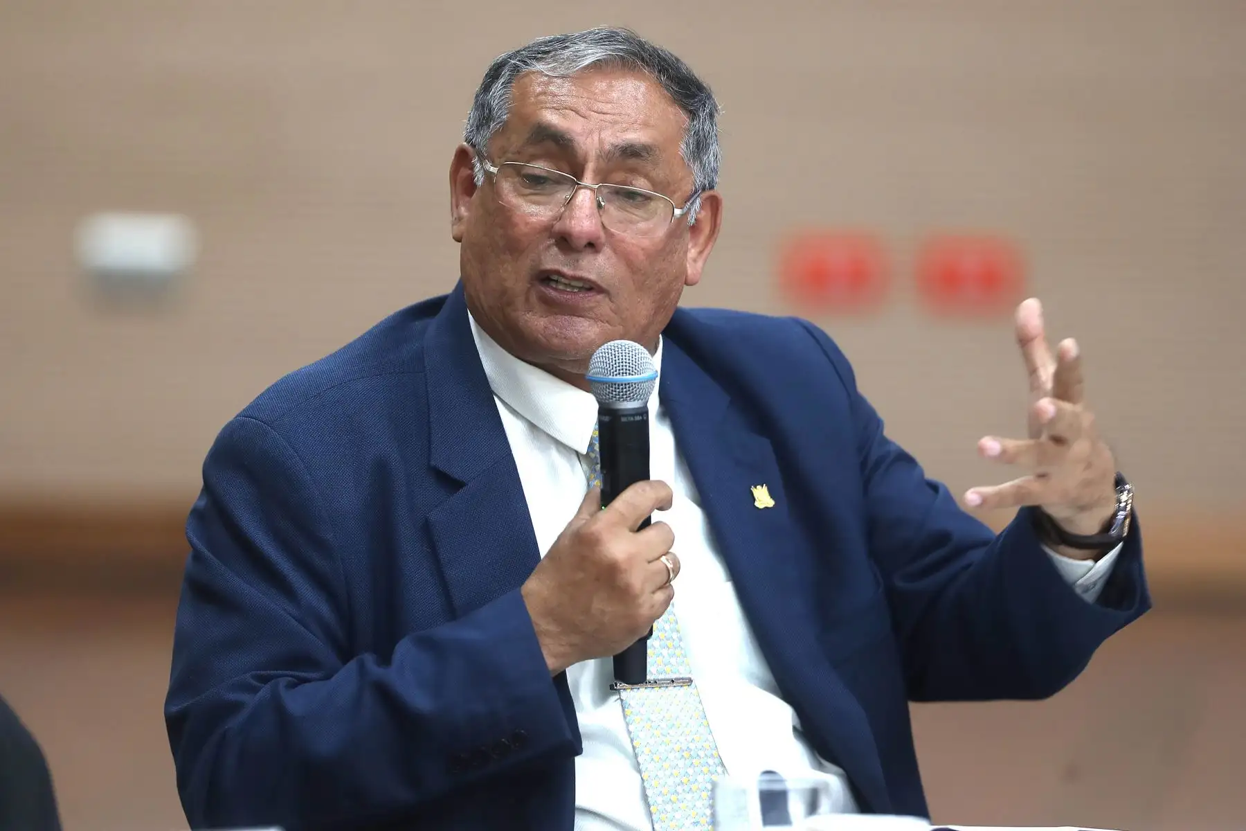 Ministro de Energía y Minas, Óscar Vera Gargurevich. ANDINA/Ricardo Cuba