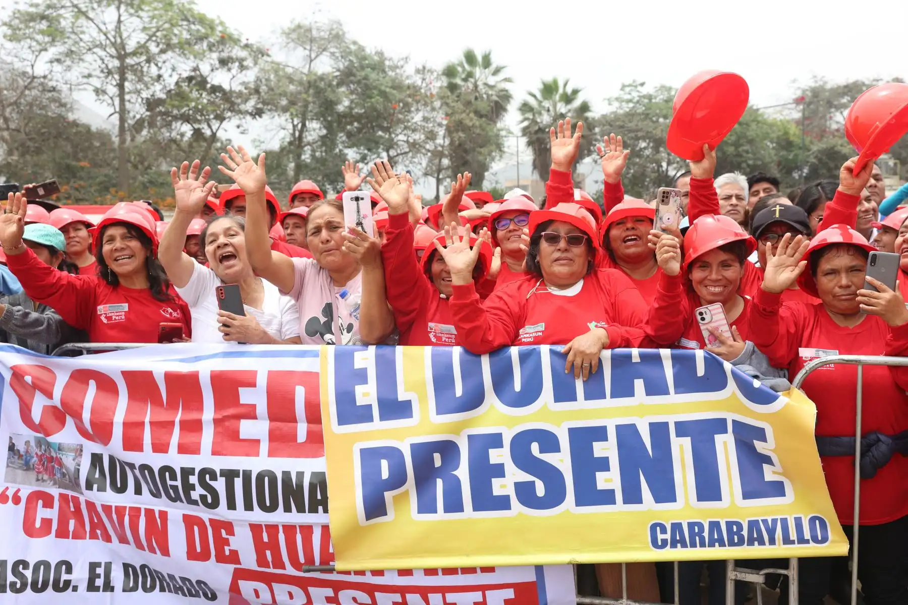 Presidenta Dina Boluarte participó en la presentación del programa Llamkasun Perú, en el distrito de Carabayllo. Foto: ANDINA/ Prensa Presidencia