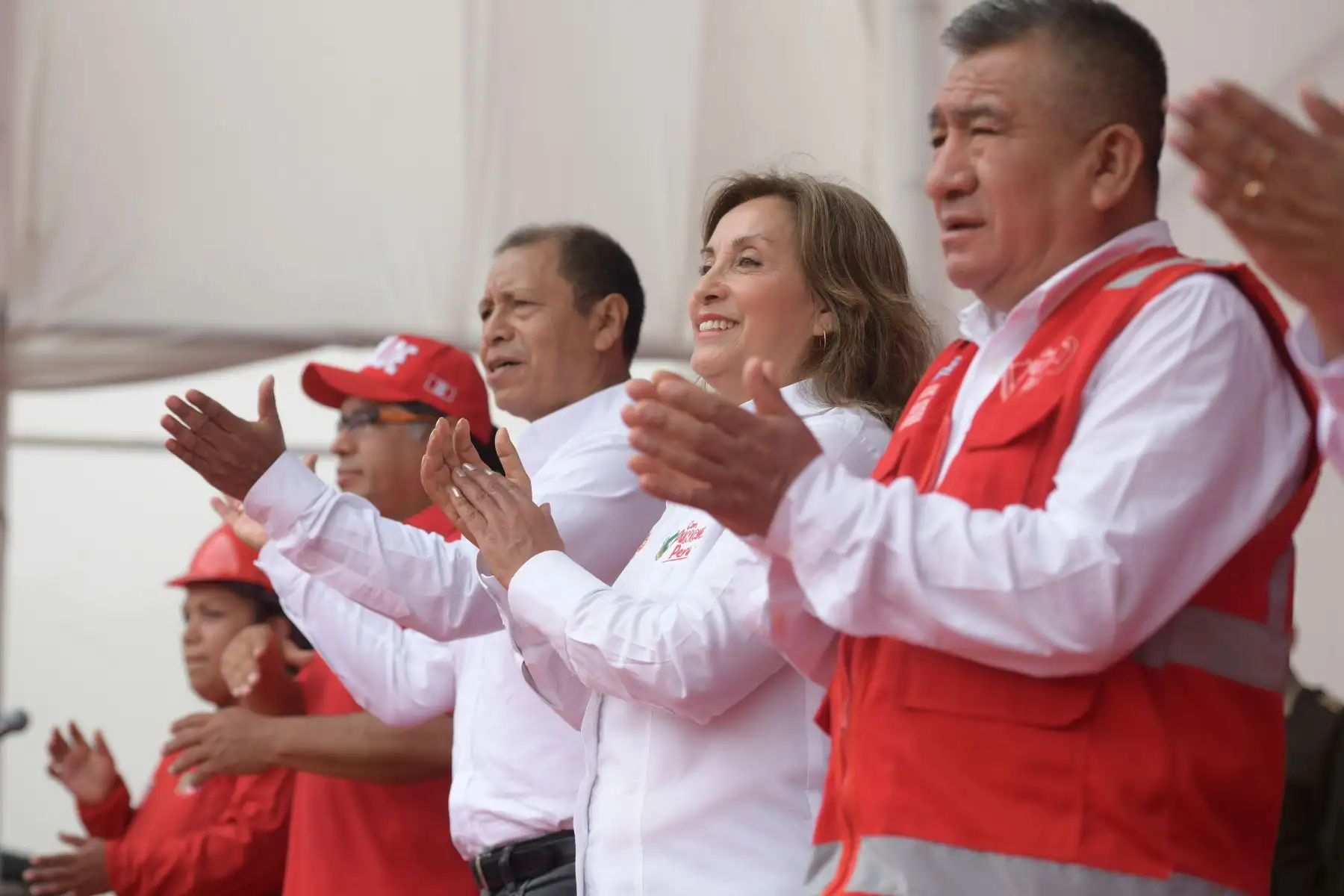 Presidenta Dina Boluarte participó en la presentación del programa Llamkasun Perú, en el distrito de Carabayllo. Foto: ANDINA/ Prensa Presidencia
