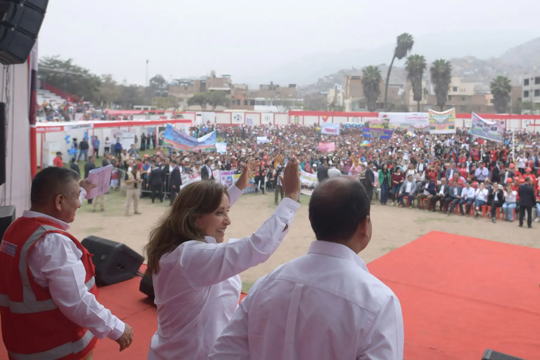 Presidenta Dina Boluarte participó en la presentación del programa Llamkasun Perú, en el distrito de Carabayllo. Foto: ANDINA/ Prensa Presidencia