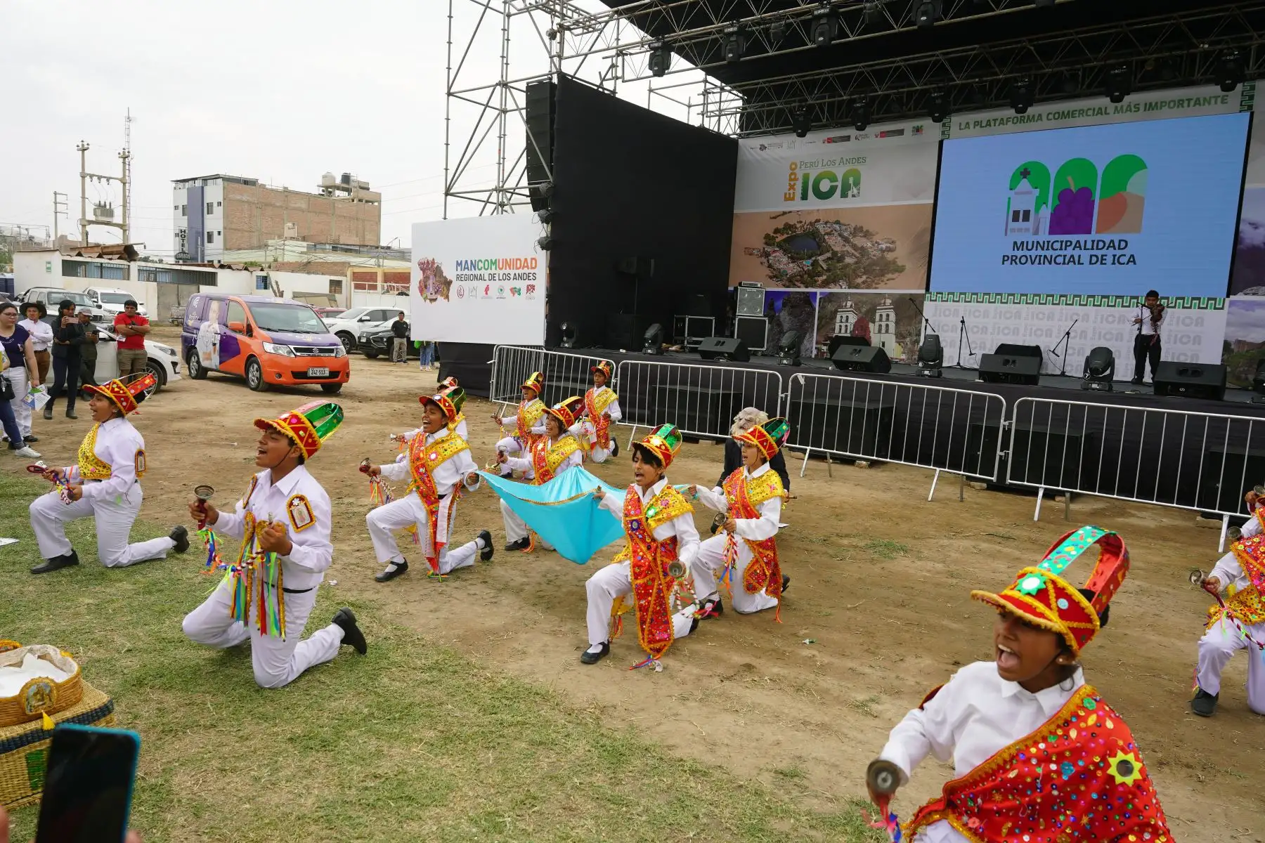 Con pasacalle de danzas folclóricas de las regiones de Ayacucho, Cusco, Huancavelica, Junín, Apurímac e Ica se inauguró la Expo Perú Los Andes 2023. Foto: Genry Bautista