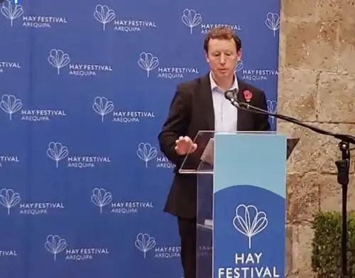 Embajador del Reino Unido en Perú, Gavin Cook, participó en la inauguración del Hay Festival Arequipa 2023 que se realizó este mediodía en la Biblioteca Mario Vargas Llosa.