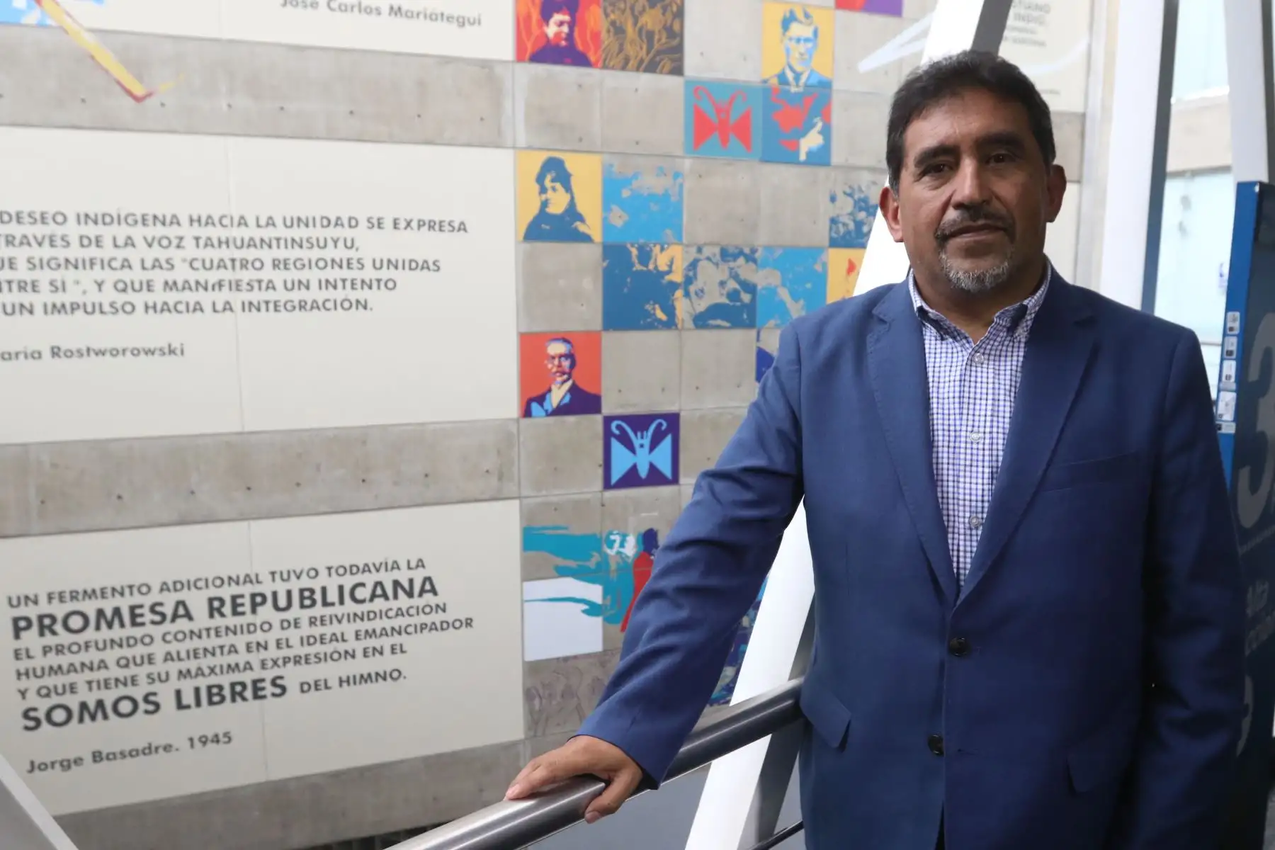 El director de la Biblioteca Nacional, Boris Espezúa, promueve la idea de concebir a las bibliotecas como casas de la cultura en general, no sólo para la lectura. sino para el consumo de diversas manifestaciones culturales. Foto:ANDINA/Héctor Vinces.