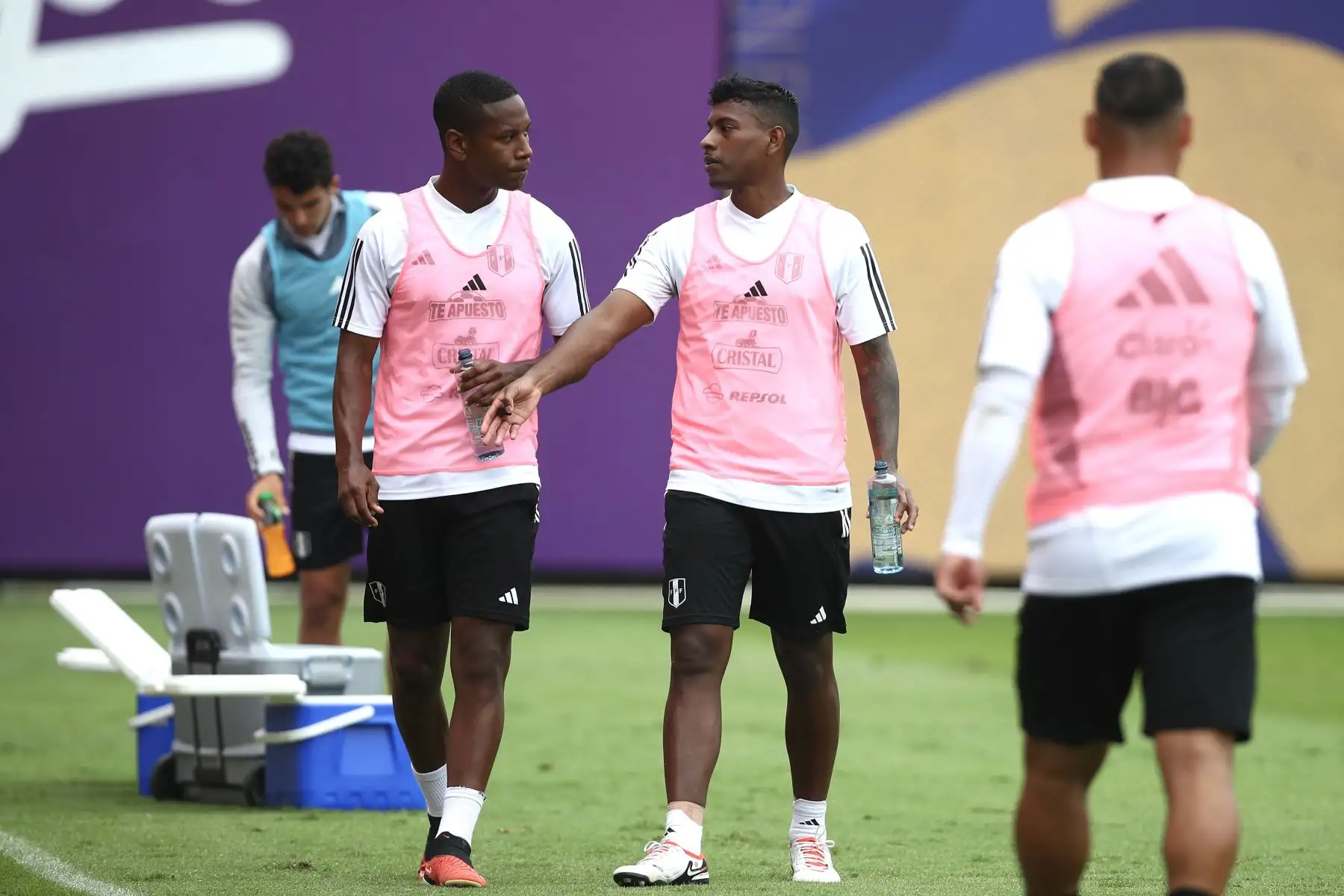 Jugadores convocados para la Selección Peruana de Fútbol continúan con sus entrenamientos hoy jueves 9 de noviembre en la Videna, con miras a los partidos de eliminatorias rumbo al Mundial de Fútbol 2026. Foto: FPF