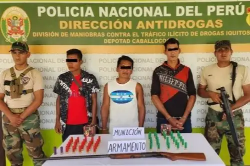 Personas intervenidas por la Policía Nacional cerca de la frontera con Colombia. Foto: ANDINA/Difusión