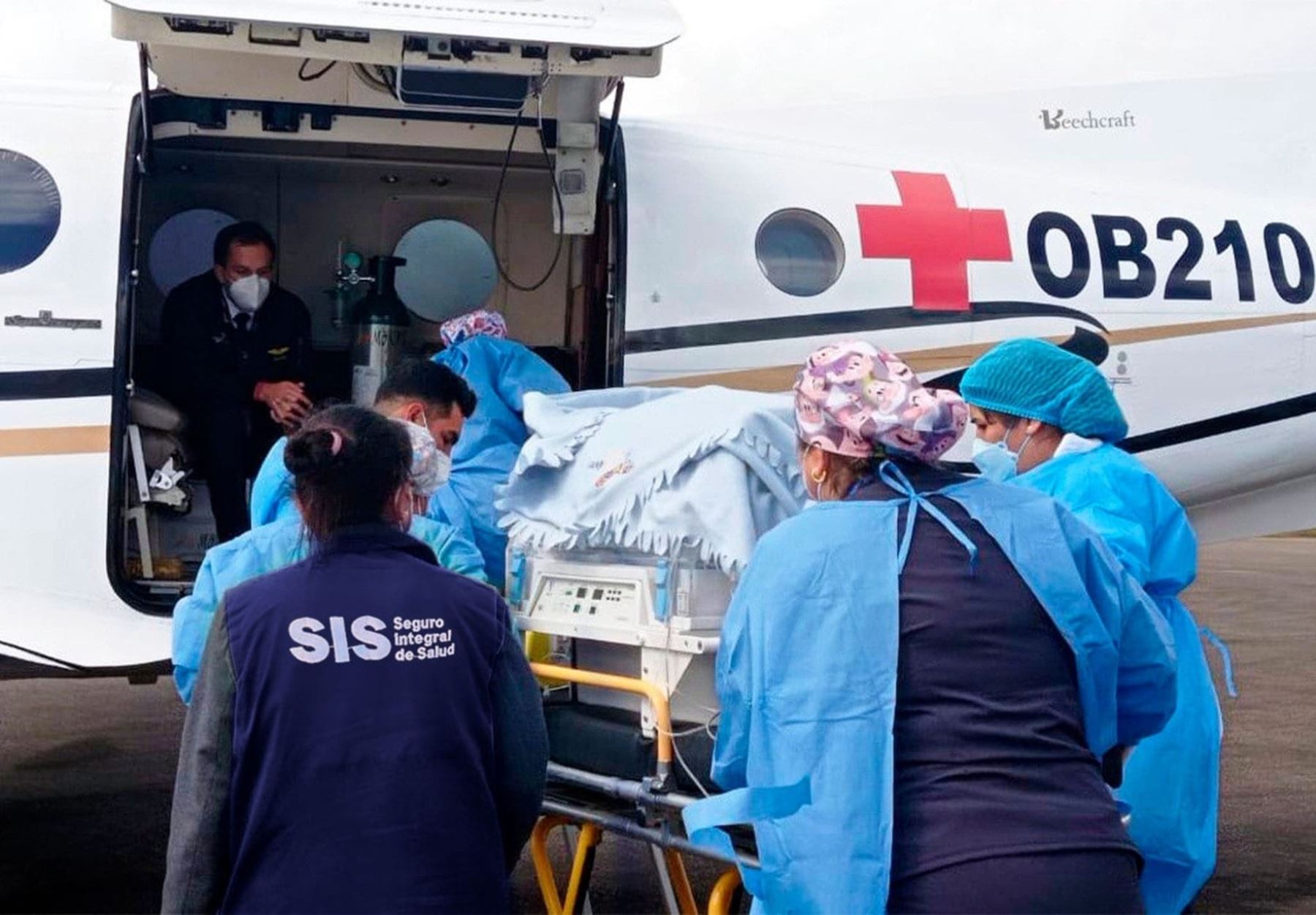 El SIS ratificó que financia vuelos de emergencia para garantizar atención especializada de salud.