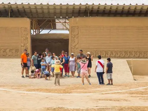 El Ministerio de Cultura y el Mincetur impulsan proyectos para mejorar los servicios turísticos en el conjunto amurallado de Chan Chan, ícono turístico de Trujillo. ANDINA/Difusión