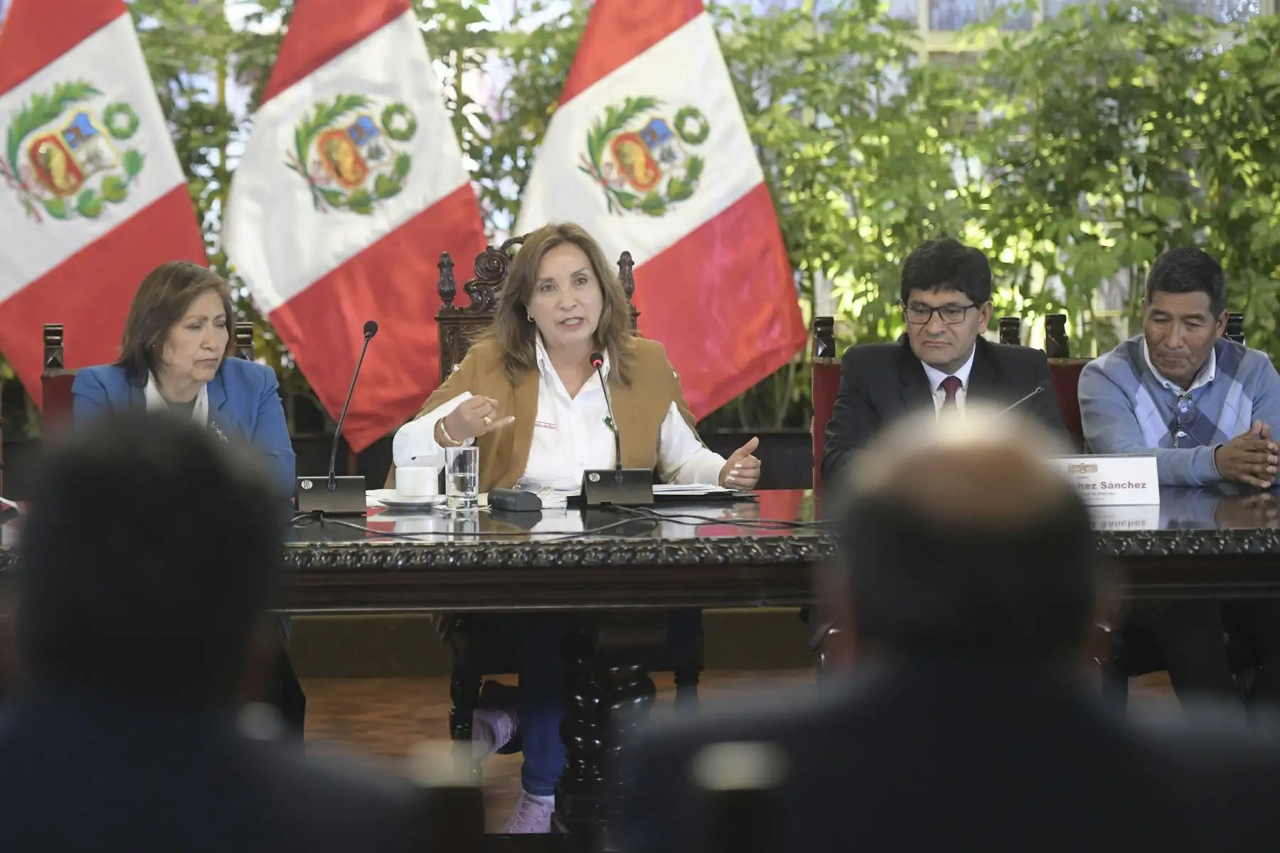Presidenta Dina Boluarte se reunió con el gobernador regional de Arequipa y alcaldes de la región. Foto: ANDINA/ Prensa Presidencia
