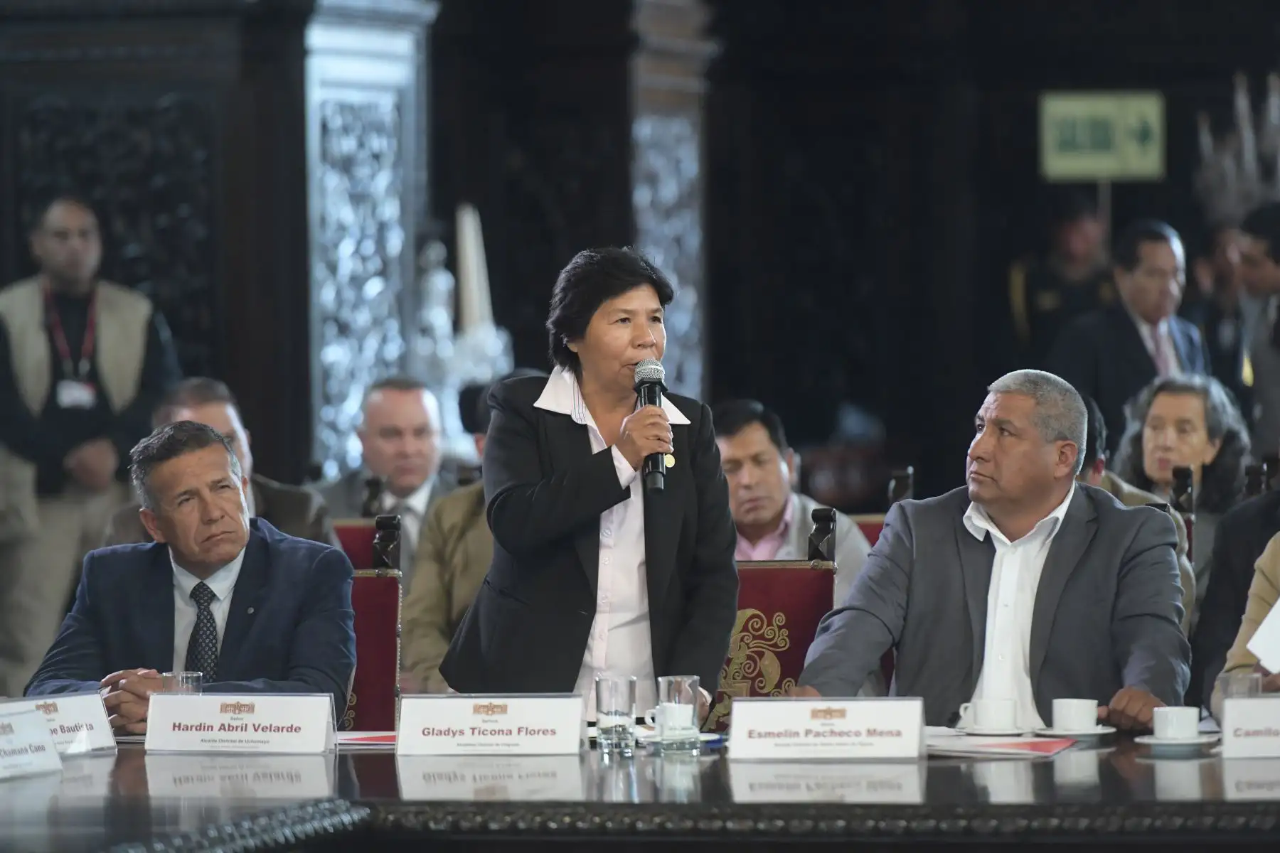 Presidenta Dina Boluarte se reunió con el gobernador regional de Arequipa y alcaldes de la región. Foto: ANDINA/ Prensa Presidencia