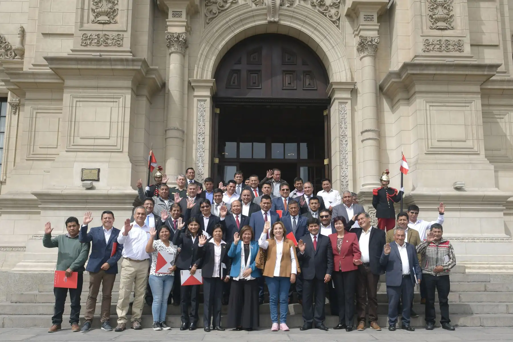 Presidenta Dina Boluarte se reunió con el gobernador regional de Arequipa y alcaldes de la región. Foto: ANDINA/ Prensa Presidencia