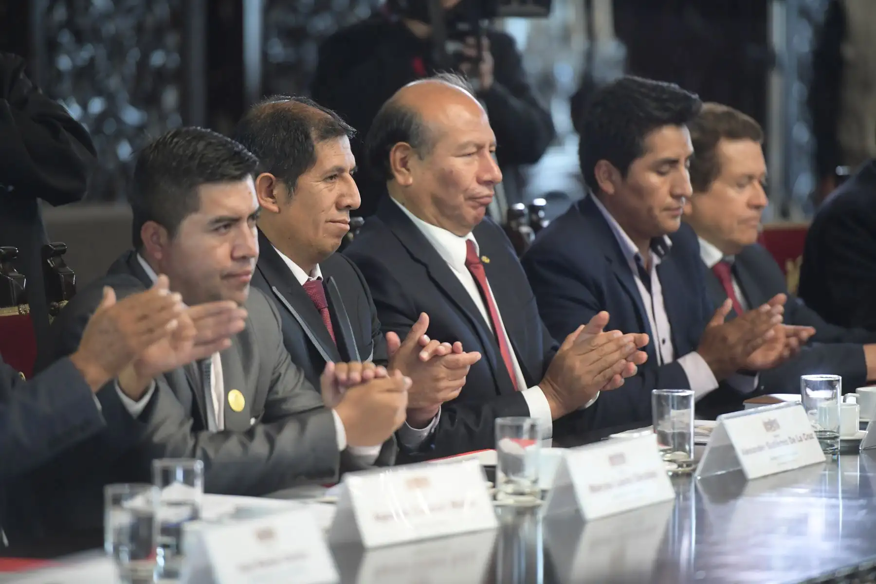 Presidenta Dina Boluarte se reunió con el gobernador regional de Arequipa y alcaldes de la región. Foto: ANDINA/ Prensa Presidencia