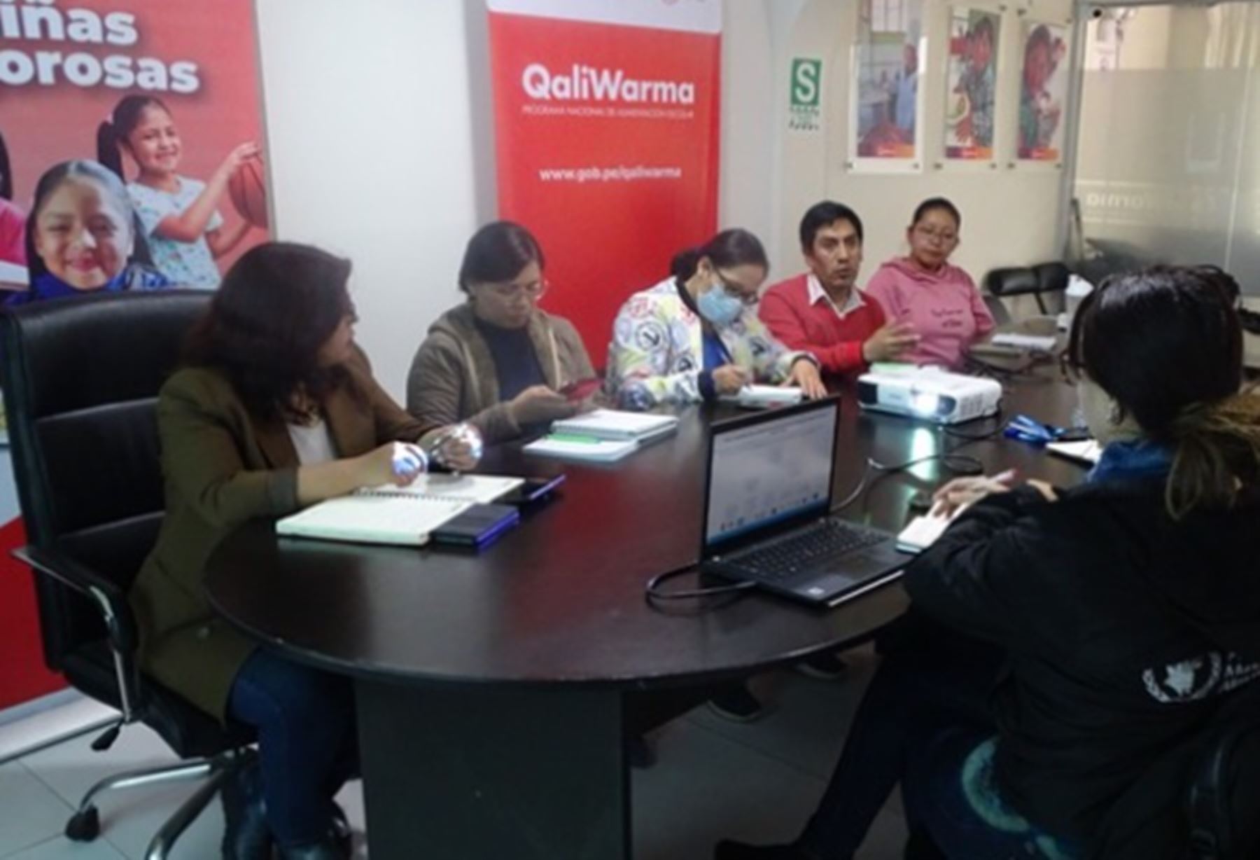 El Programa Nacional de Alimentación Escolar Qali Warma, del Ministerio de Desarrollo e Inclusión Social (Midis), el Programa Mundial de Alimentos e instituciones aliadas organizaron la actividad denominada “Compartiendo la mesa: transformando los sistemas alimentarios con la agricultura familiar para enfrentar el hambre en el Perú”.