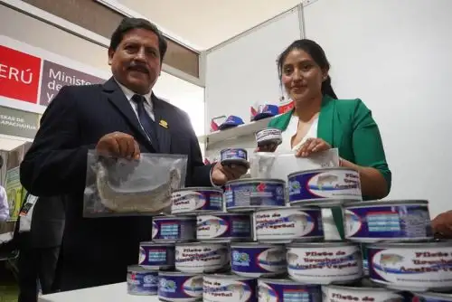 La región Huancavelica aspira a convertirse en el primer productor de trucha arco iris en el país y en la Expo Perú Los Andes 2023, que se realiza en la ciudad de Ica hasta mañana, domingo 12 de noviembre, iniciando la comercialización de filete de trucha en el aceite vegetal, mediante un plan piloto.