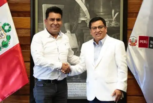 El Hospital de Abancay “Guillermo Díaz de la Vega” se construirá bajo el mecanismo Estado a Estado, tal como lo anunció el ministro de Salud, César Vásquez Sánchez, en beneficio de más de 480,000 habitantes.