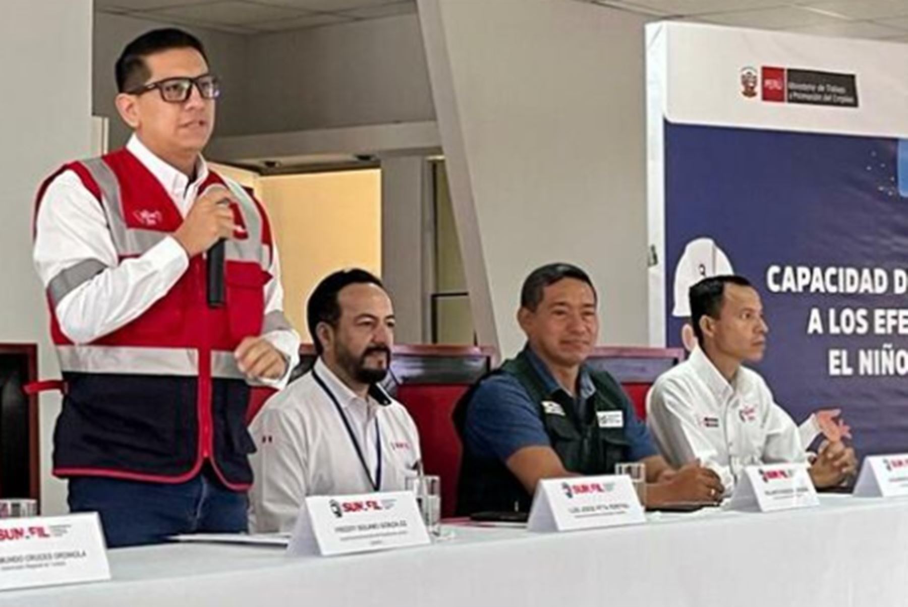 Con el propósito de impulsar una cultura de prevención frente al fenómeno El Niño, la Superintendencia Nacional de Fiscalización Laboral (Sunafil), organizó un importante seminario que reunió a todos los sectores involucrados y la sociedad en general.