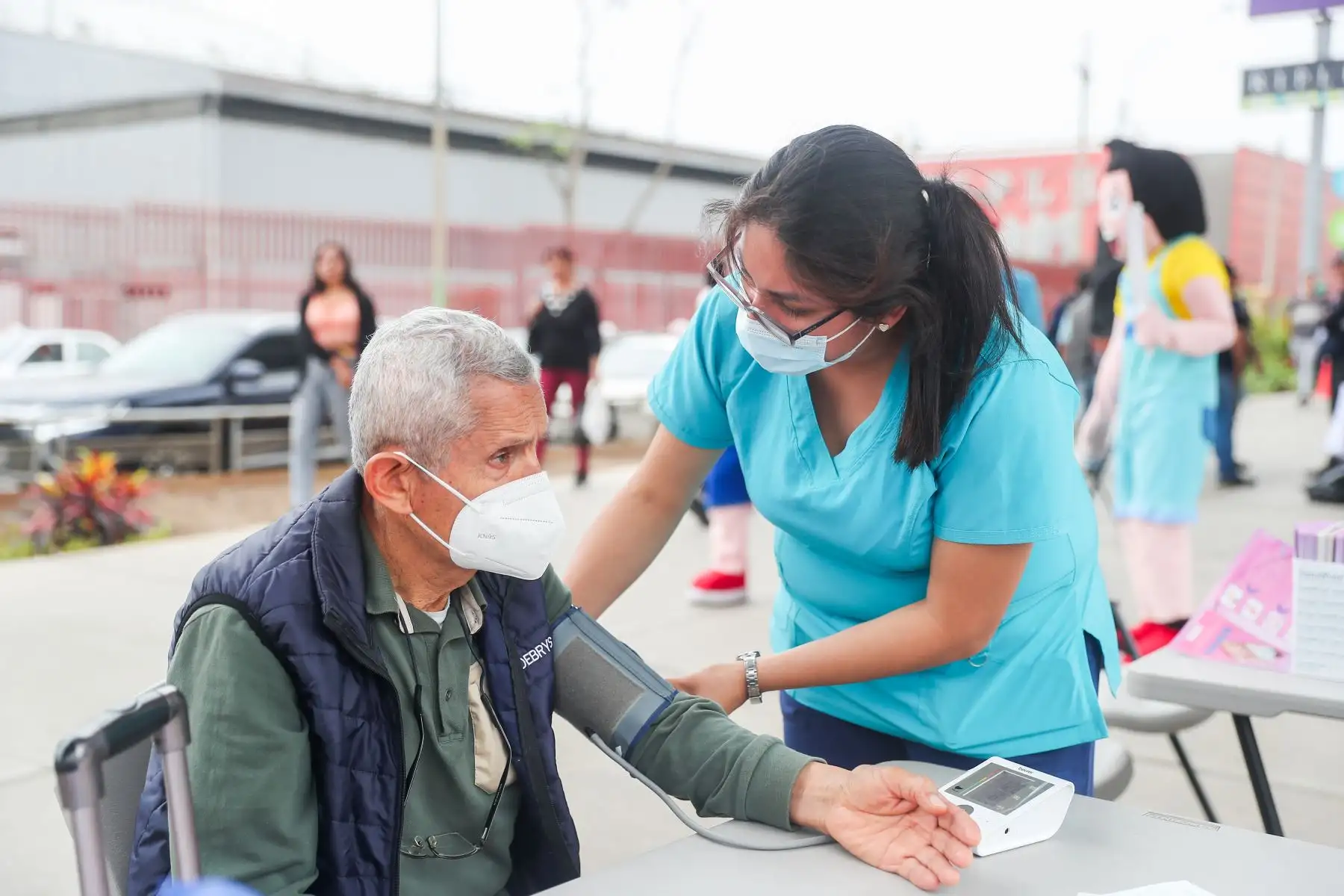 El Ministerio de Salud (Minsa) desarrolló una feria de servicios para prevenir los partos prematuros, donde orientará a las personas interesadas en los cuidados que deben tener.
Foto: ANDINA/Ricardo Cuba