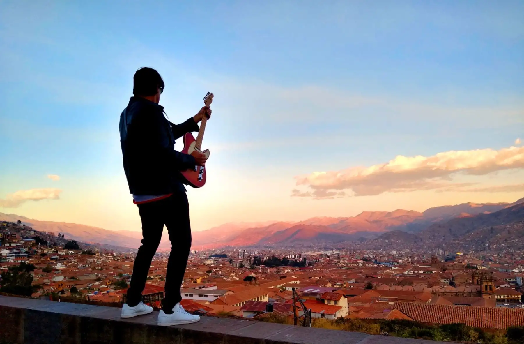 “Somos un solo puño”, el nuevo himno de aliento para la selección peruana.