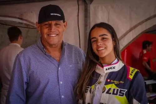 Daniella Ore Flores destaca en el automovilismo internacional