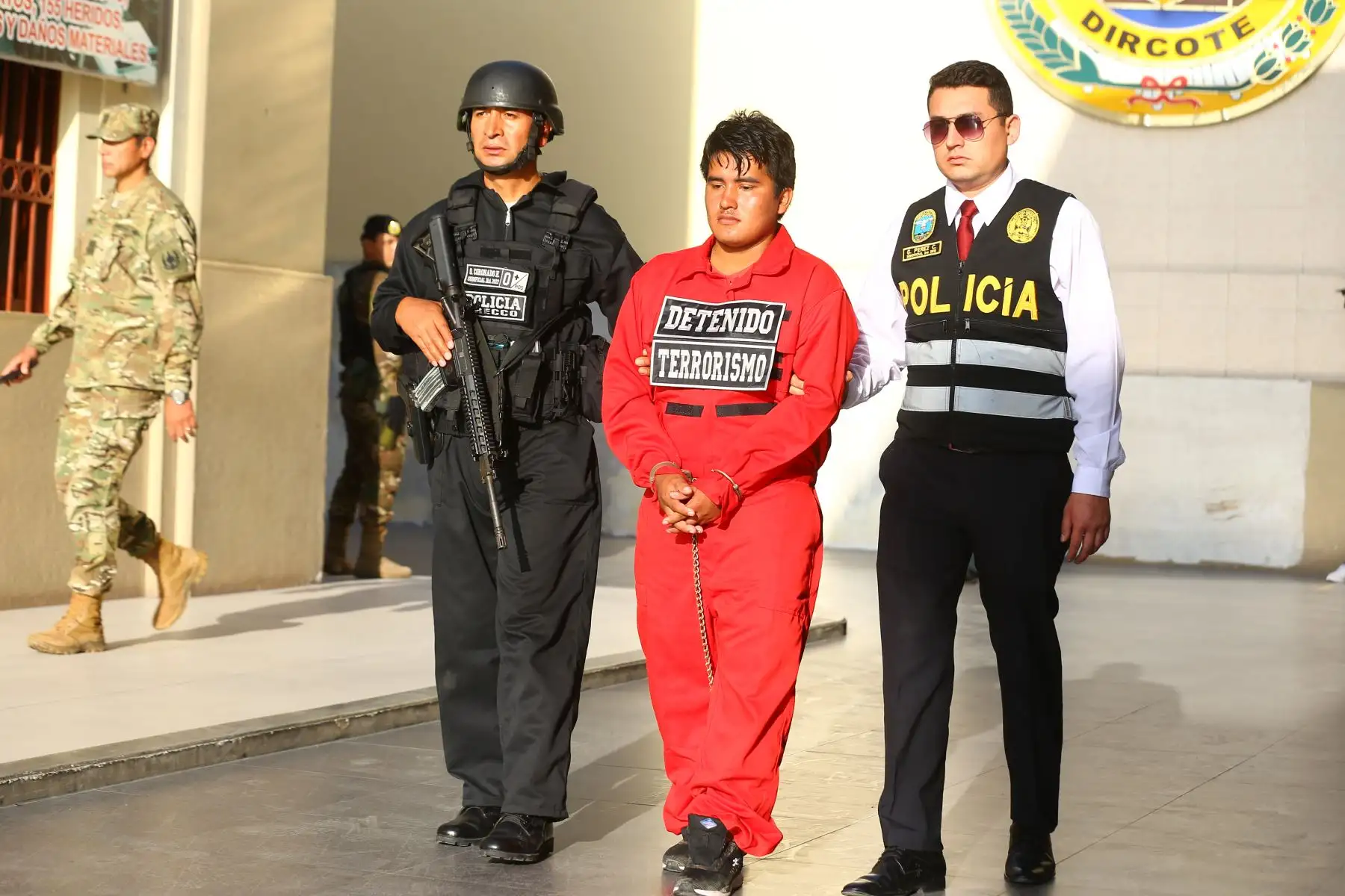 Durante el Mega Operativo denominado “Lobo II 2023” realizado en Ayacucho, en la zona del Vraem, se detuvo a 4 personas que responden a los nombres de Iván Quispe Vargas “Gabriel”, José Quispe Zúñiga “José hijo”, Romeo Campos Mansilla “Romeo” y Jheison Ramos Andrade “Andrés”. Foto: ANDINA/Eddy Ramos
