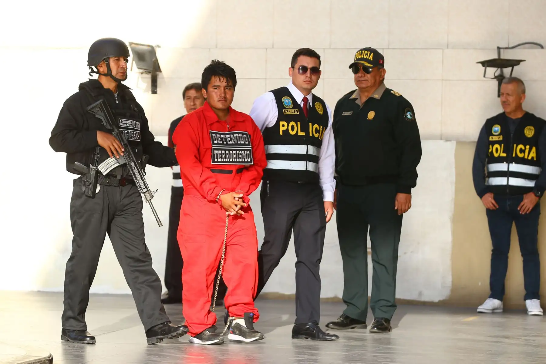 Durante el Mega Operativo denominado “Lobo II 2023” realizado en Ayacucho, en la zona del Vraem, se detuvo a 4 personas que responden a los nombres de Iván Quispe Vargas “Gabriel”, José Quispe Zúñiga “José hijo”, Romeo Campos Mansilla “Romeo” y Jheison Ramos Andrade “Andrés”. Foto: ANDINA/Eddy Ramos